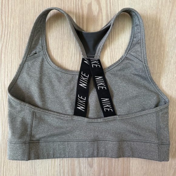 Nike Women's Gray Sports Bra Size Small - Picture 2 of 3